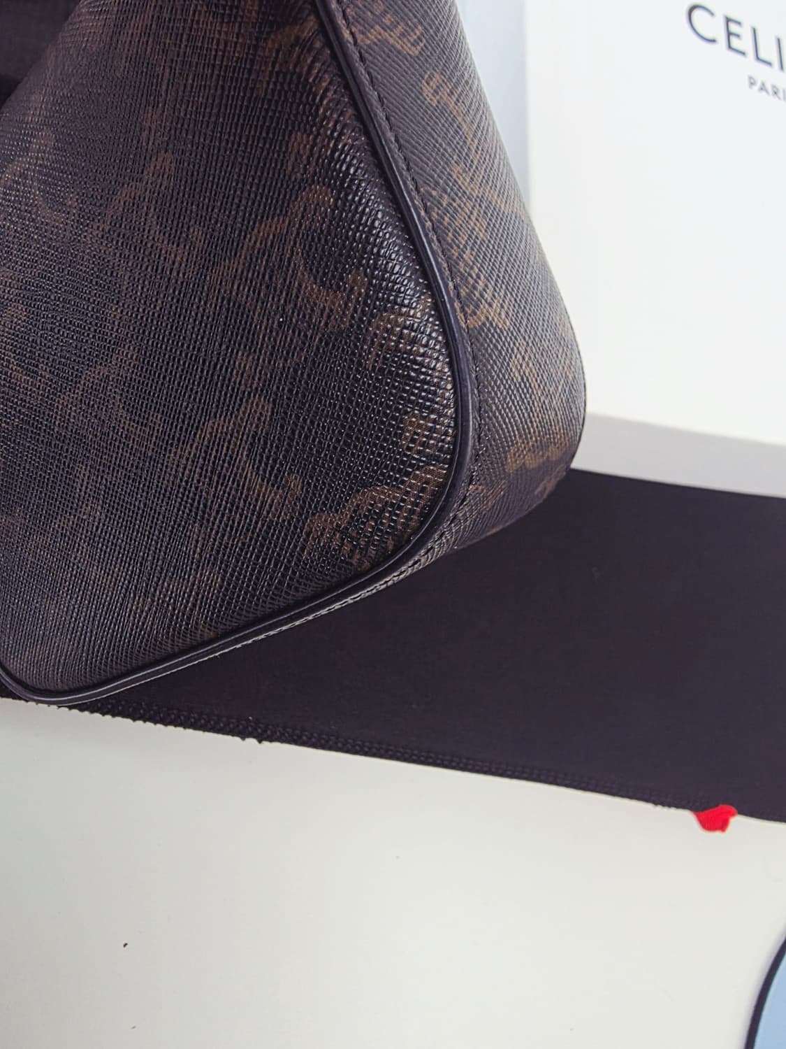 셀린느 트리옹프 미니 탄 크로스백 상품이미지7