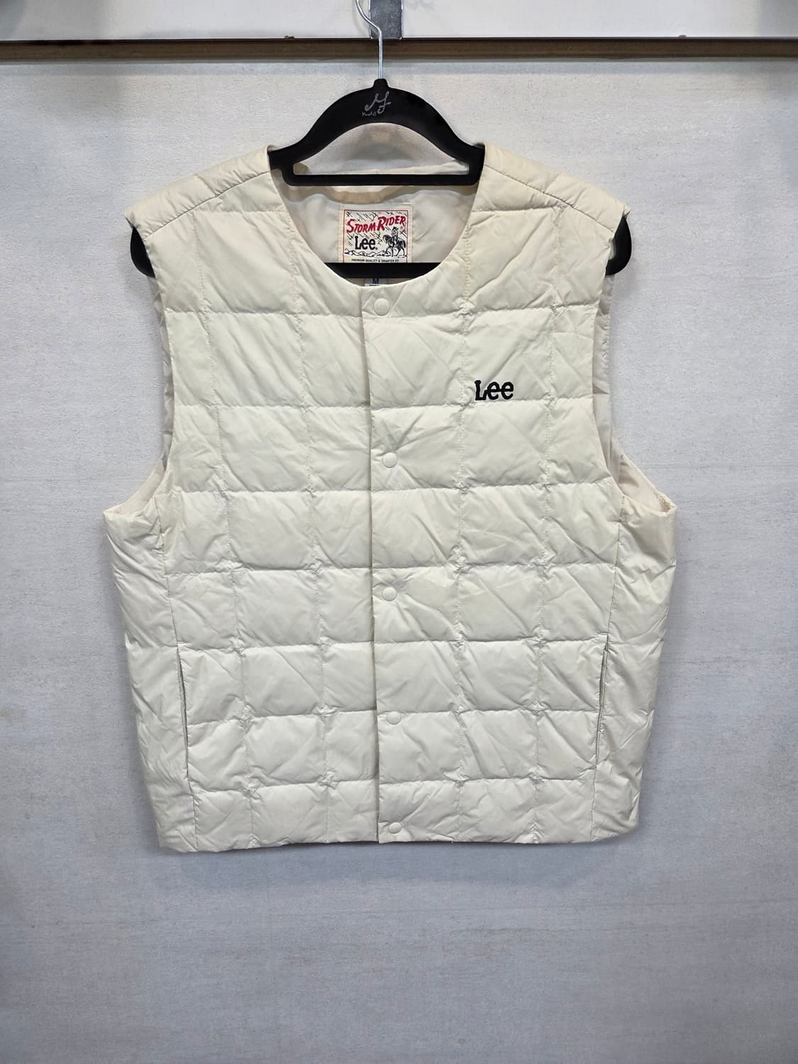 Lee 트위치로고 라이트다운 덕 다운패딩 조끼 m 아이보리 상품이미지1