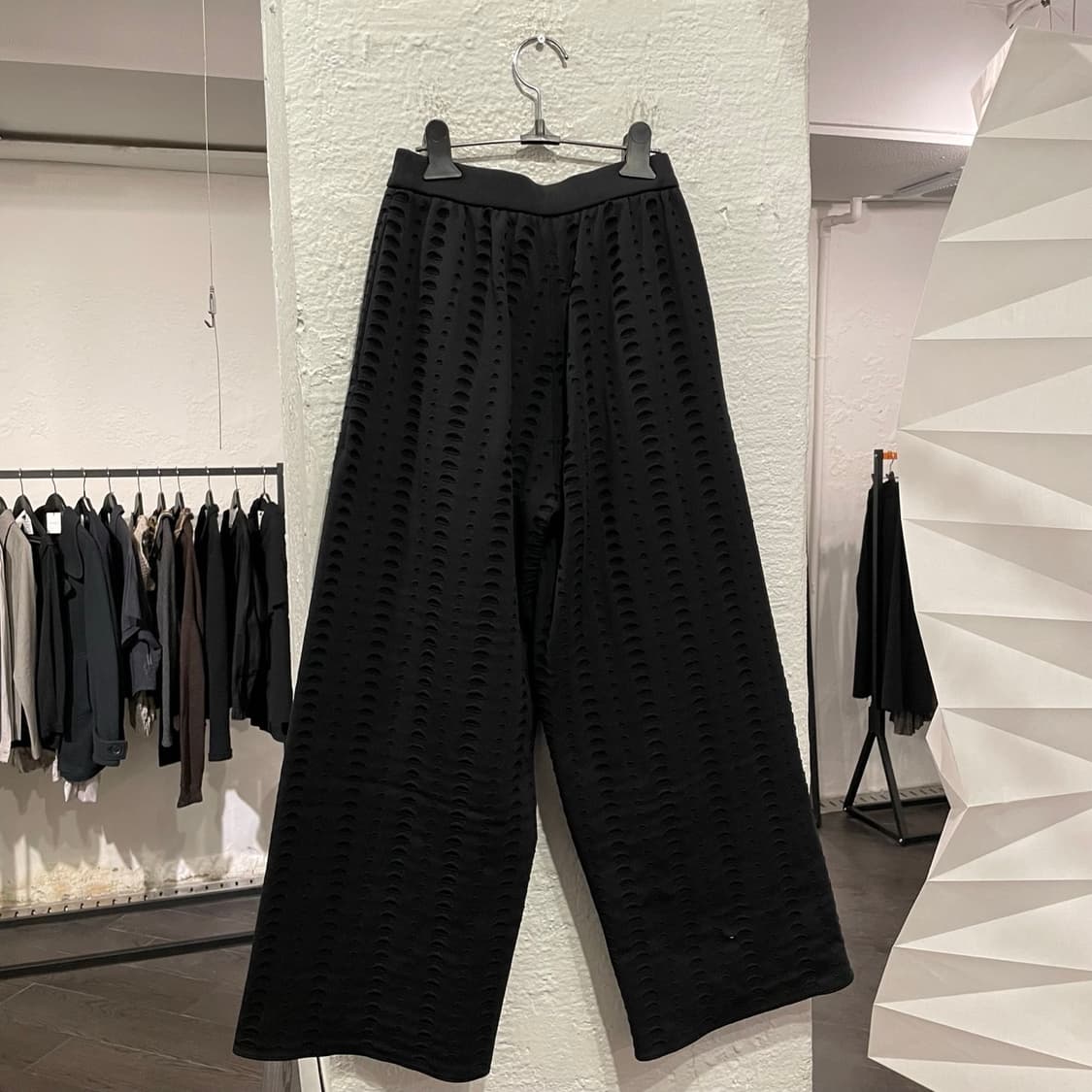 CFCL 컷아웃 디테일 팬츠 상품이미지3