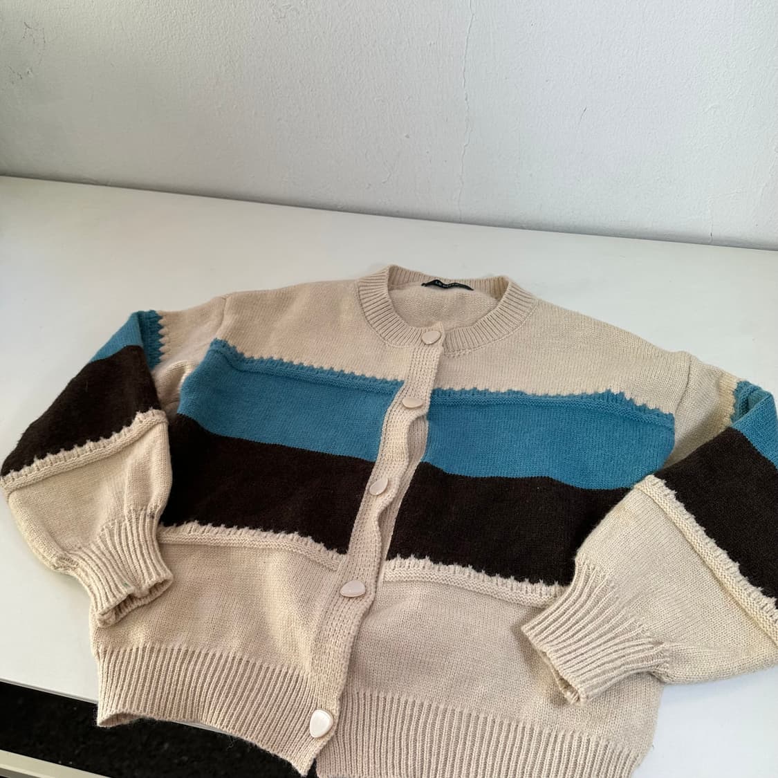 우먼M 르피타 U넥 크롭가디건 상품이미지1