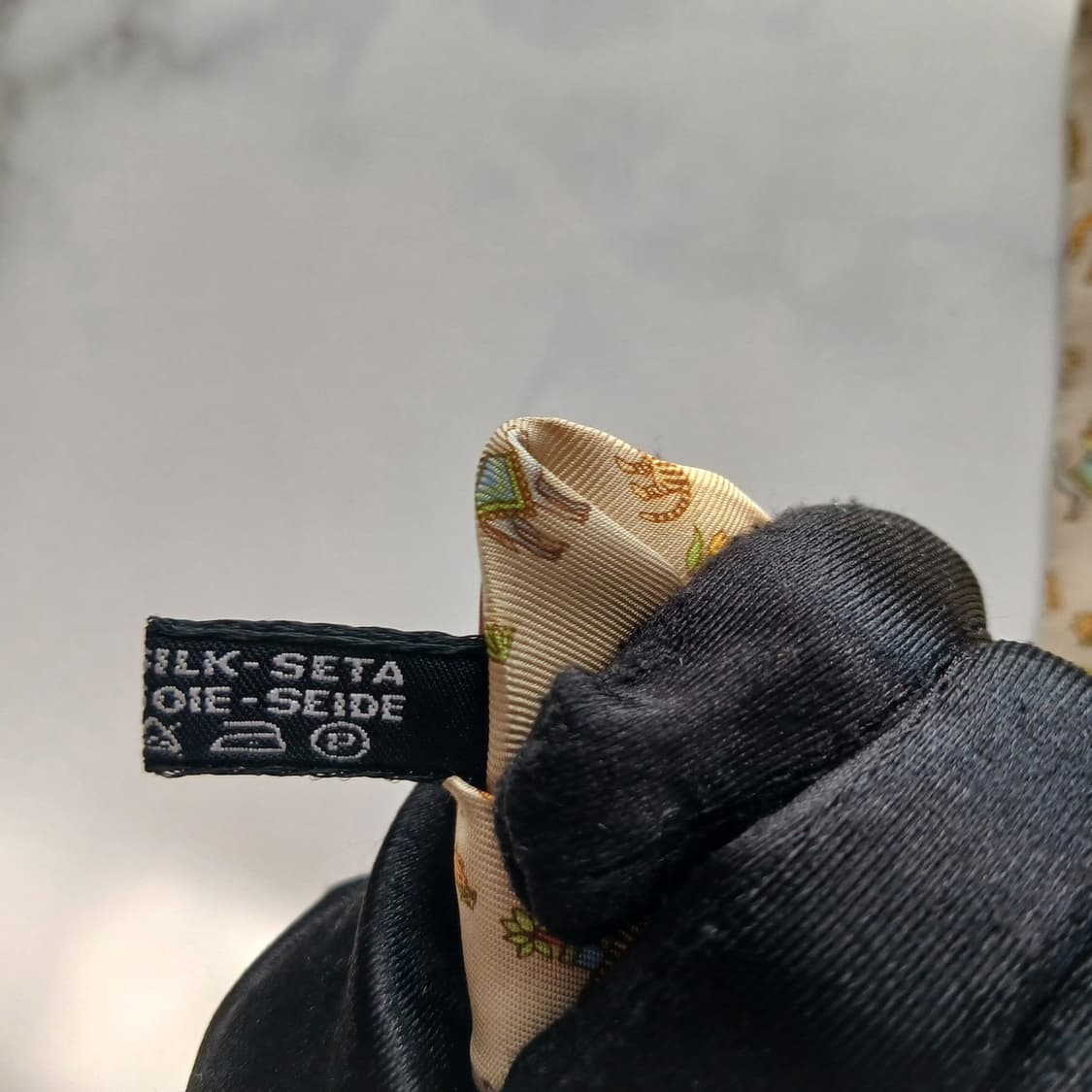 페라가모 실크 애니멀 모티프 넥타이 9.6cm A등급 A18648
 상품이미지10