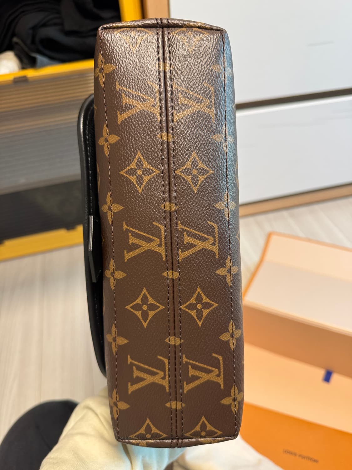 루이비통 마그네틱 메신저 M45557  상품이미지4