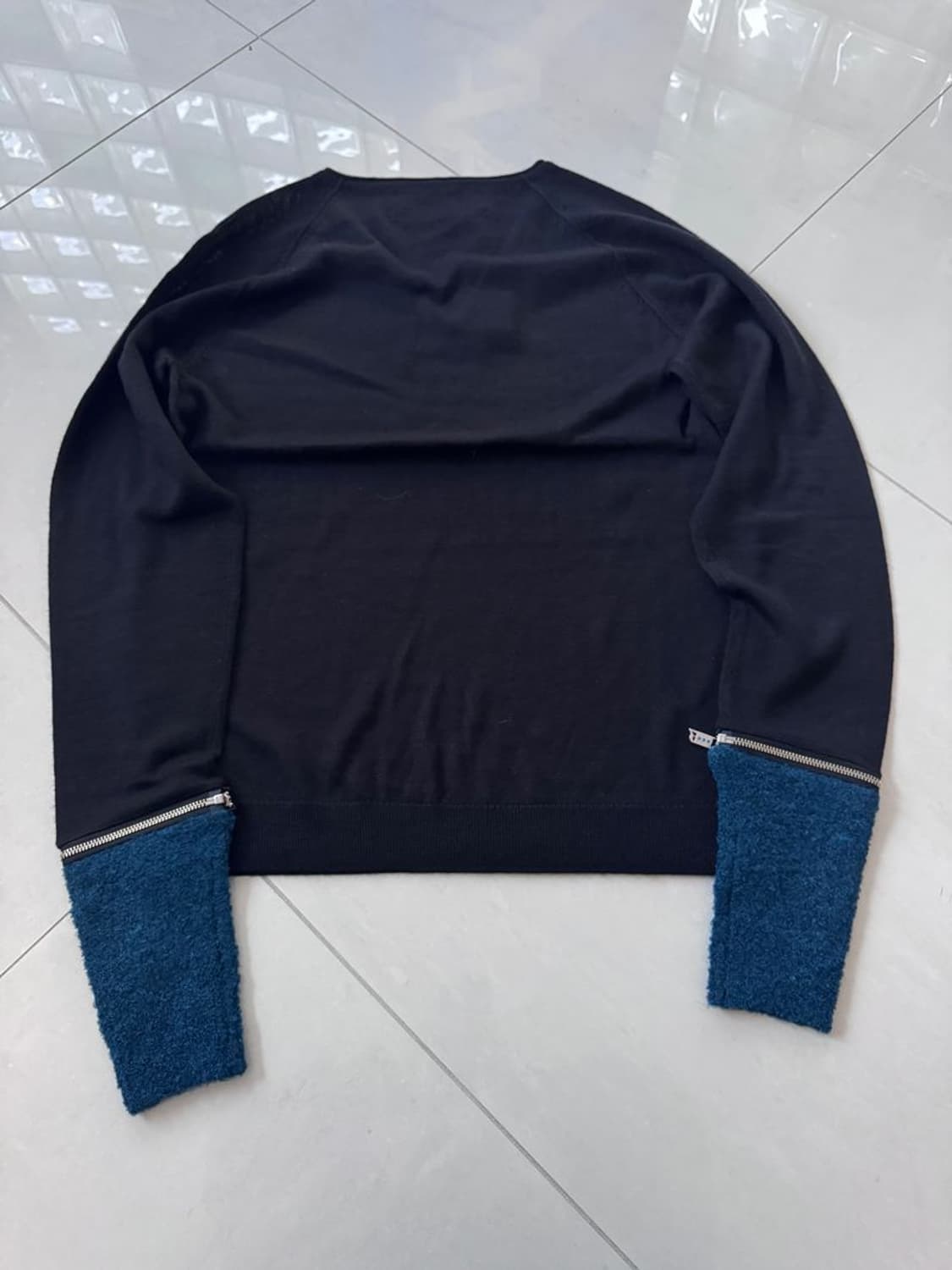 GLOVE V-NECK KNIT V넥 니트 상품이미지5