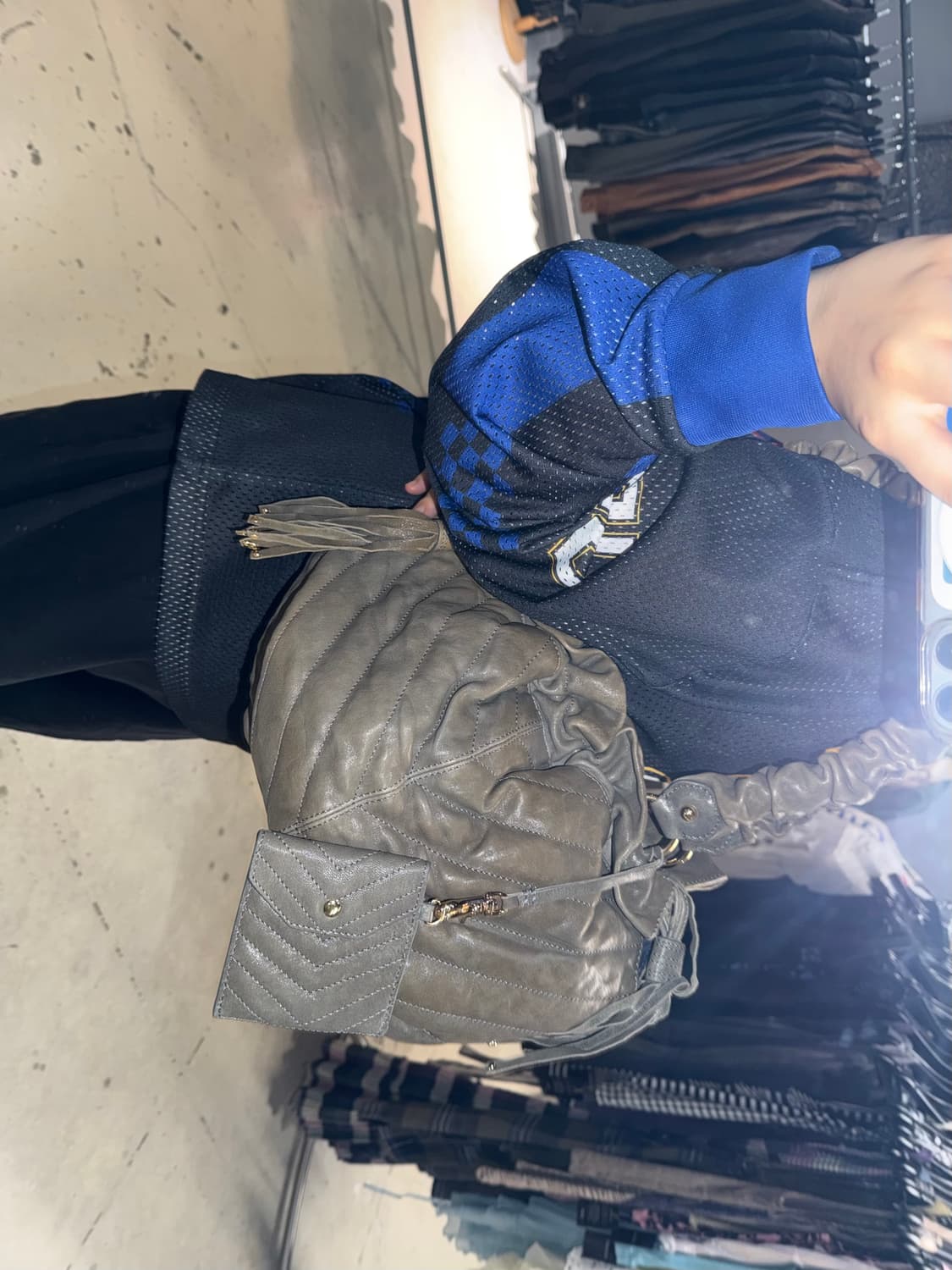 Distressed quilted detail tassel bag 상품이미지9