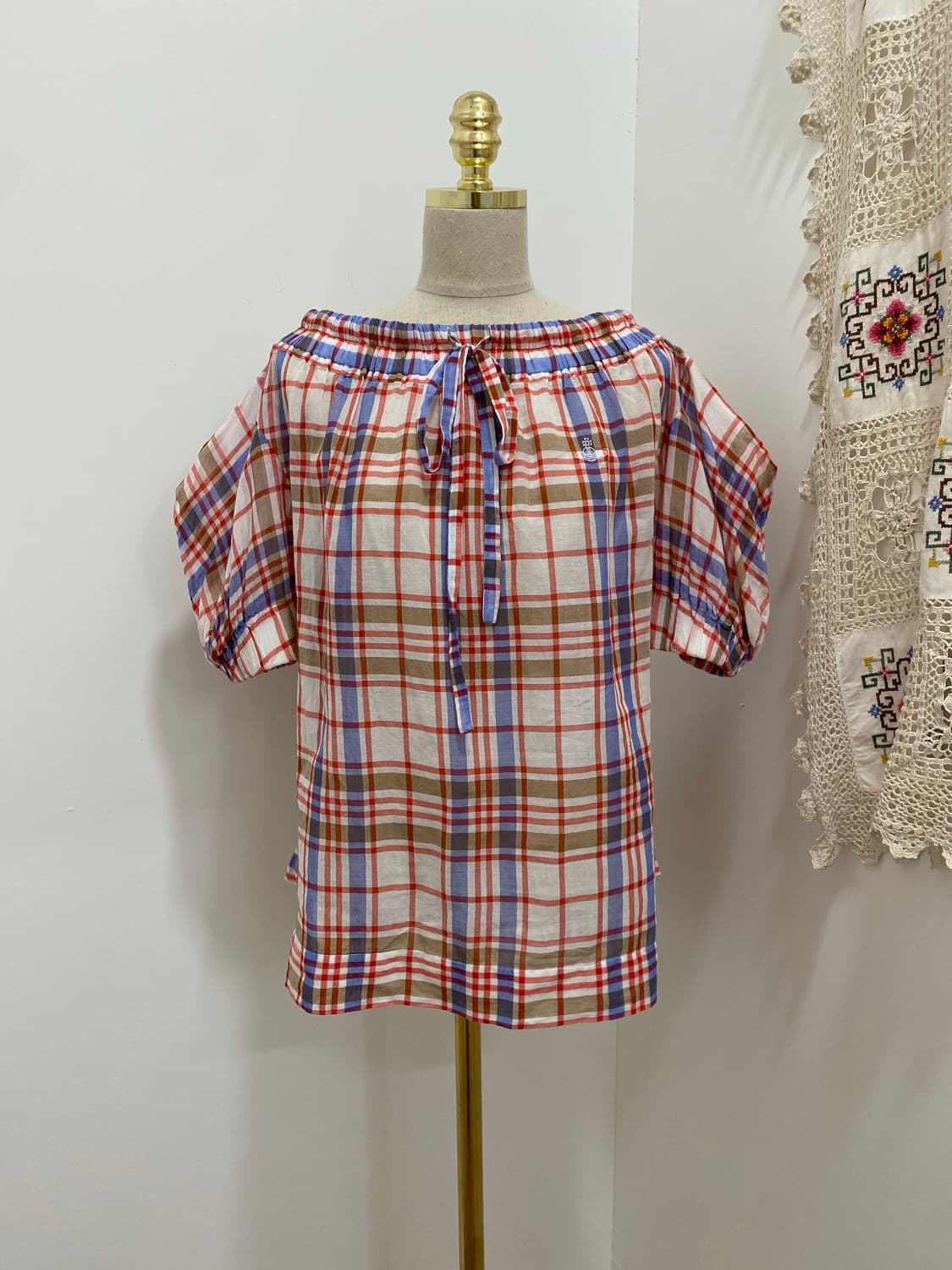 Vivienne Westwood 체크 오프숄더 블라우스 상품이미지2