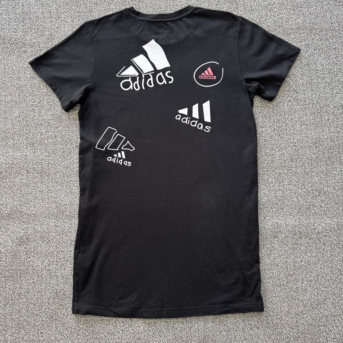 아디다스 루즈핏 하트 스트릿 반팔 원피스 상품이미지1