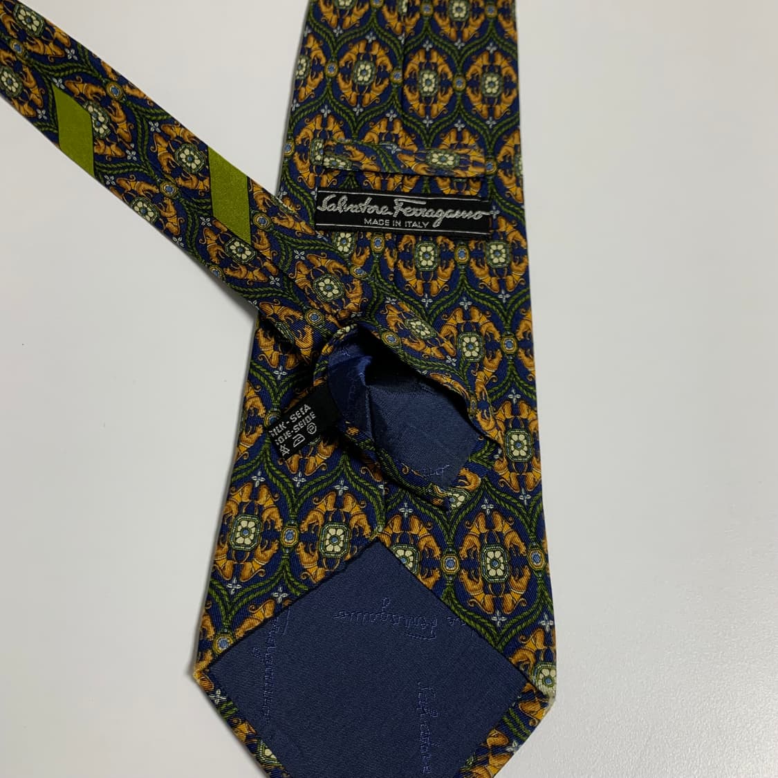 페레가모 명품넥타이 100실크 클래식정장 코디 A등급 9.5cm 상품이미지7