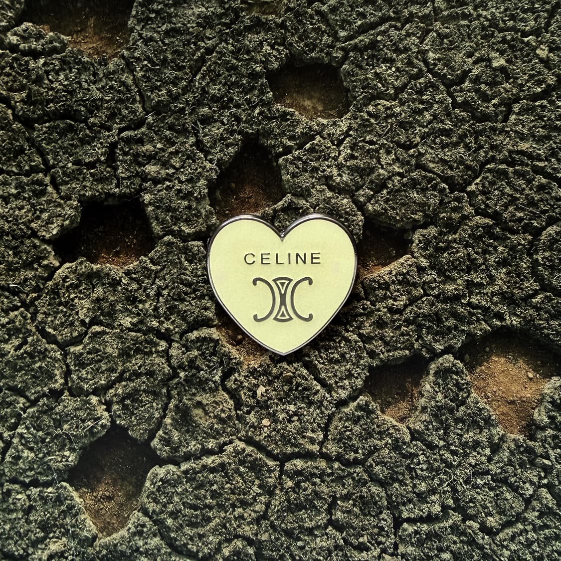 셀린느 아이보리 에폭시 하트 브로치 빈티지 브로치 상품이미지1