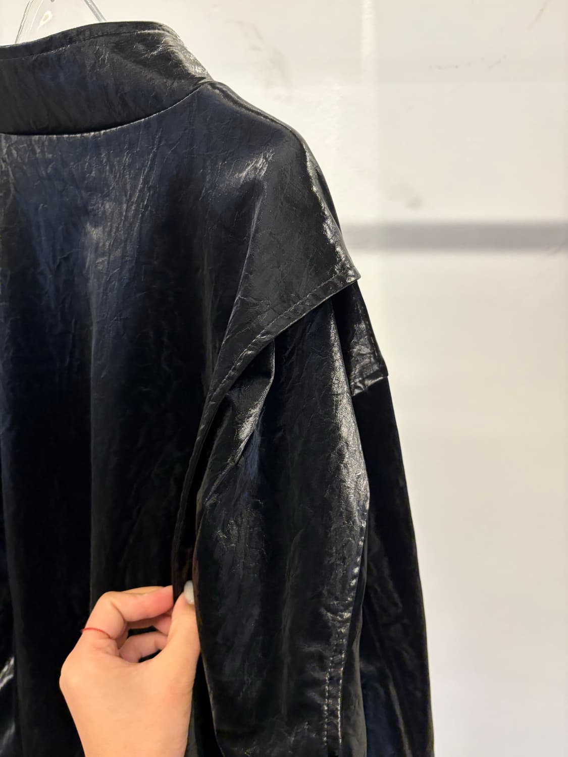 Bluewater glossy zip up jacket 상품이미지5