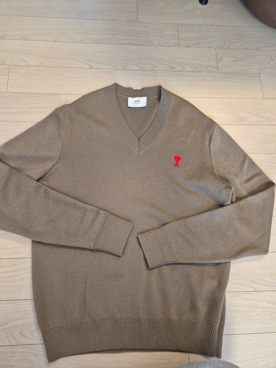 아미 스몰하트로고 브이넥 니트 L 상품이미지1