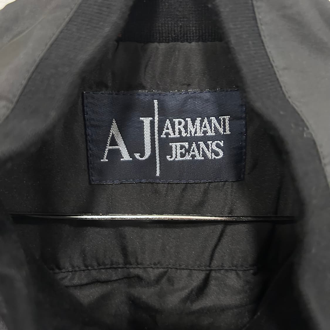 조르지오 아르마니 절개 포켓 하이넥 나일론 자켓 상품이미지3