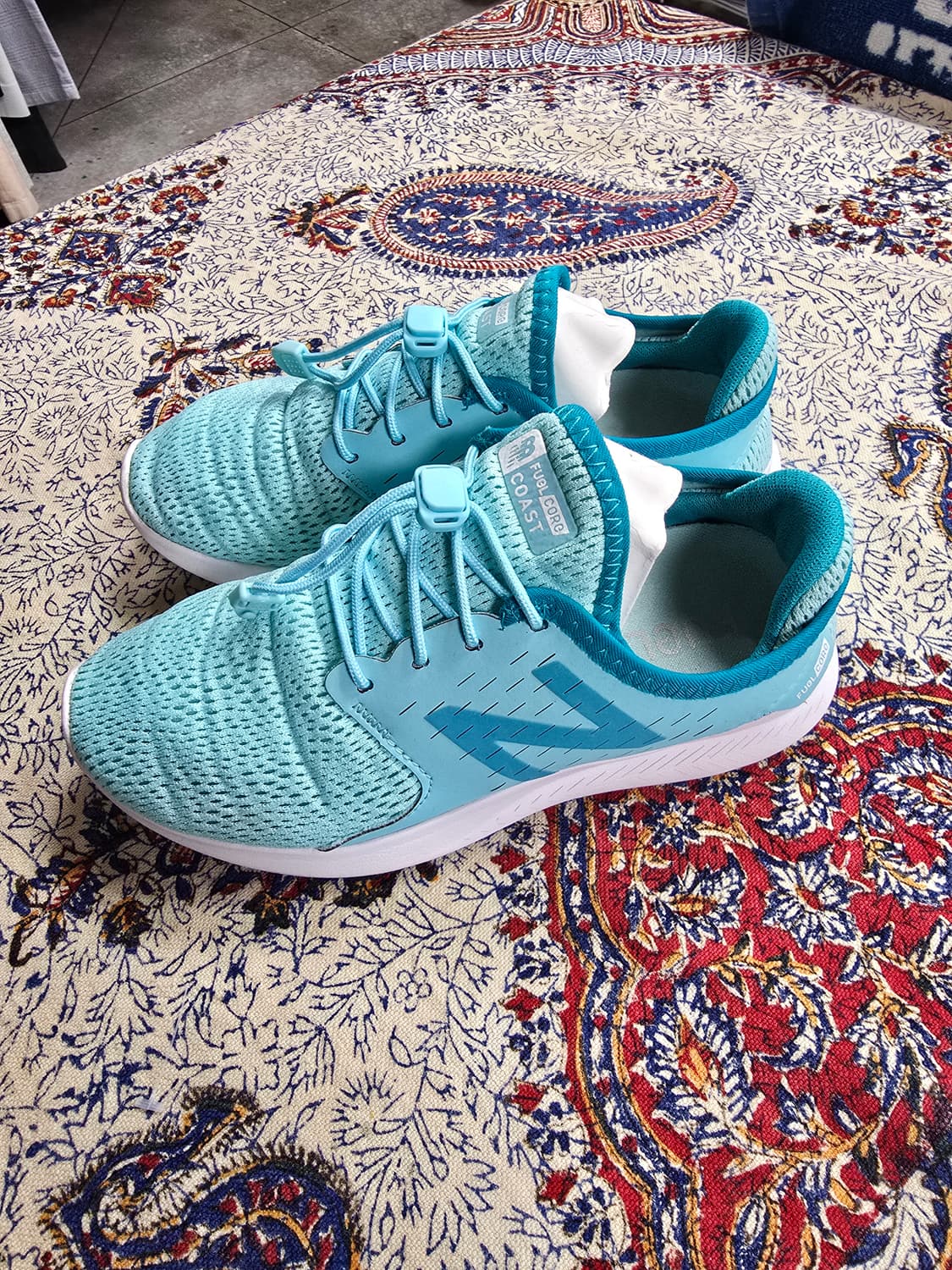 뉴발란스 퓨얼 코스트 아쿠아 운동화 (1624) 상품이미지1