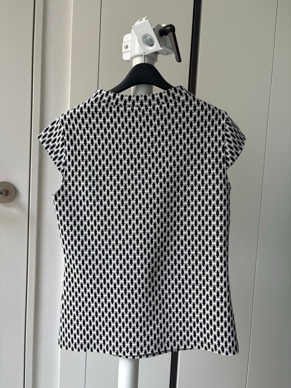 Diamond Half-Neck Top 상품이미지6