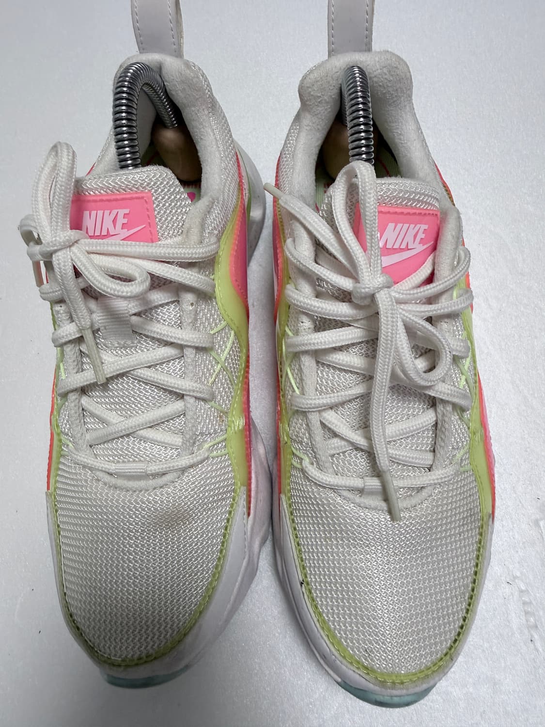나이키 여성 러닝화 화이트 네온 스니커즈 240 상품이미지3