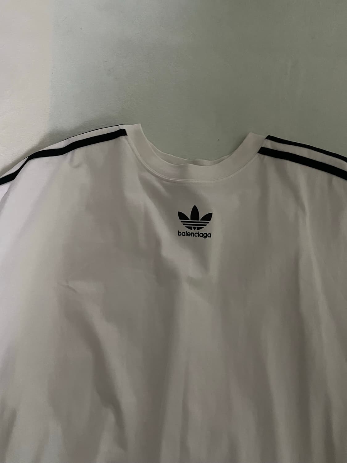 발렌시아가 x 아디다스 오버사이즈 티셔츠 화이트 상품이미지2