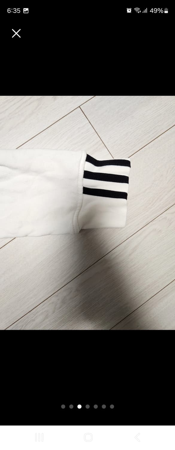 아디다스 후드티 s(하자오염없음)

오염 하자 없이 깨끗해요

흰색 아디 상품이미지3