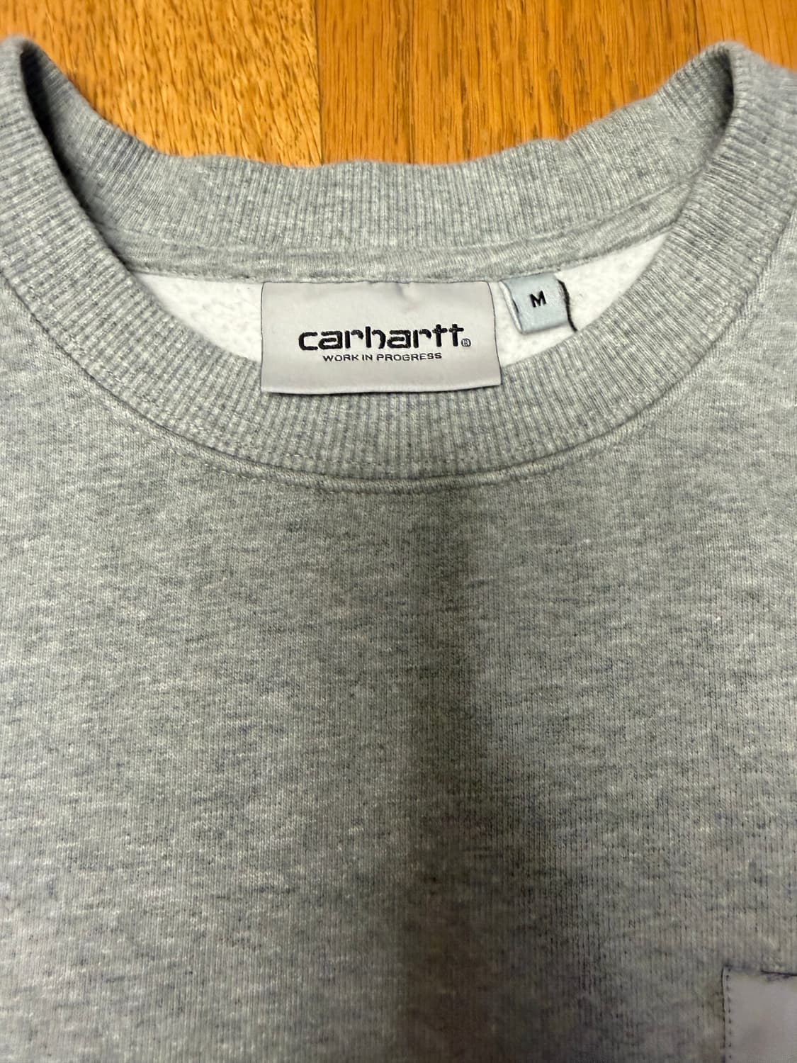 칼하트 아이앱 콜라보 맨투맨 상품이미지4