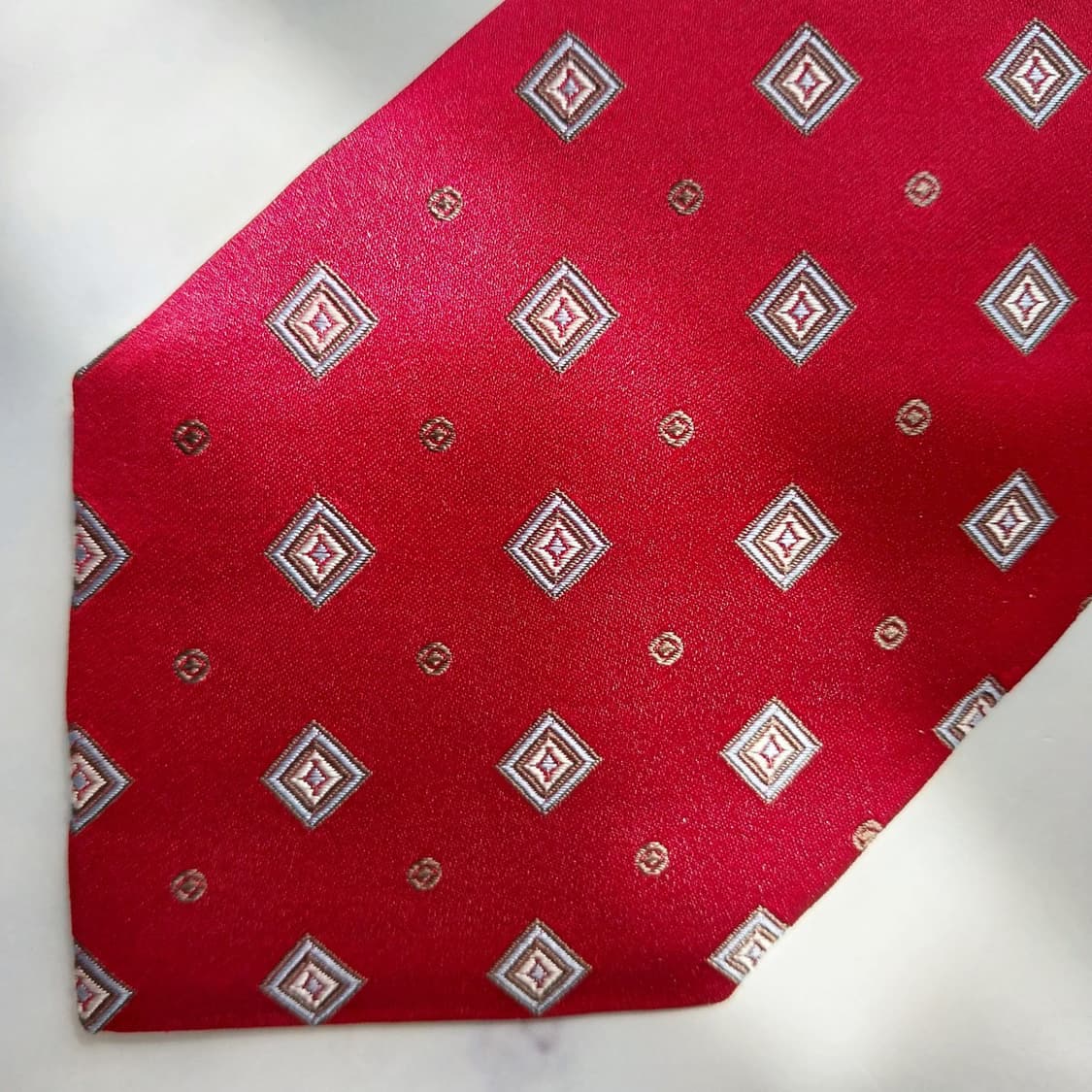 휴고보스 실크 레드 기하 패턴 넥타이 8.8cm A+등급 K2384
 상품이미지6