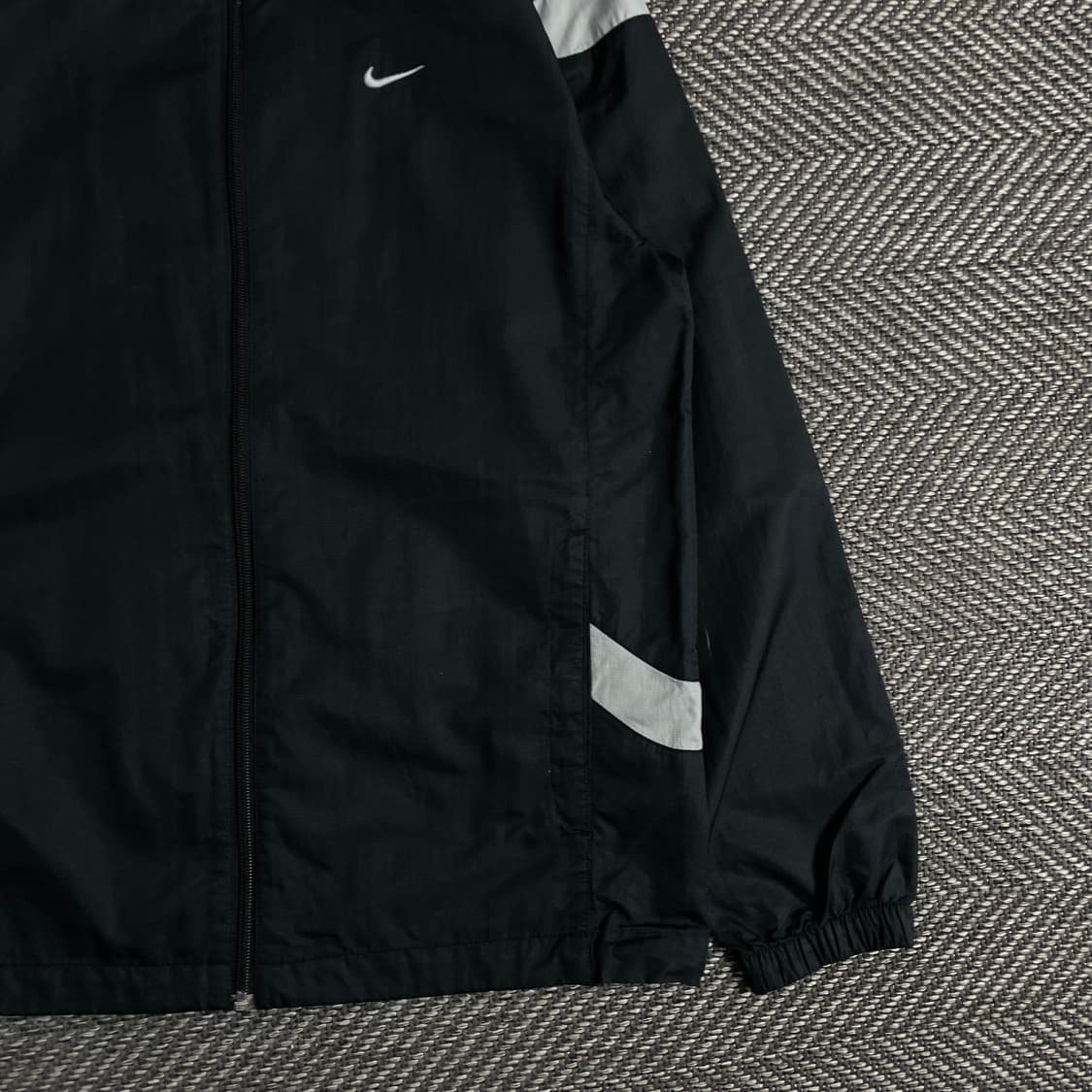 나이키 빅스우시 블랙 디테일 바람막이y 2993 상품이미지4
