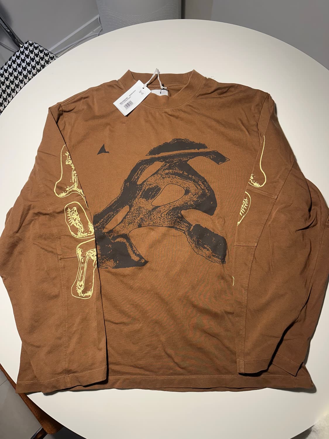 로아 롱슬리브 L사이즈 판매 상품이미지1