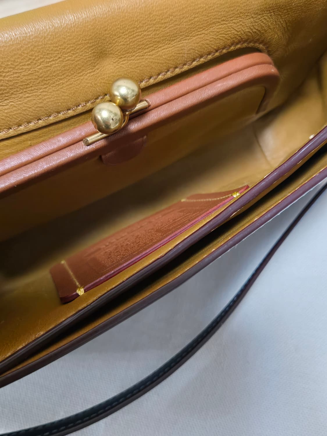 코치 블루 레더 크로스백 상품이미지5