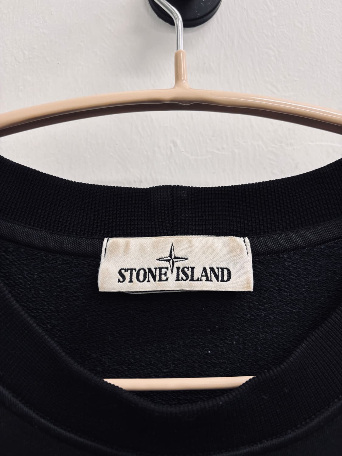 스톤아일랜드(Stone Island) 와펜 코튼 나일론 맨투맨 블랙 상품이미지2