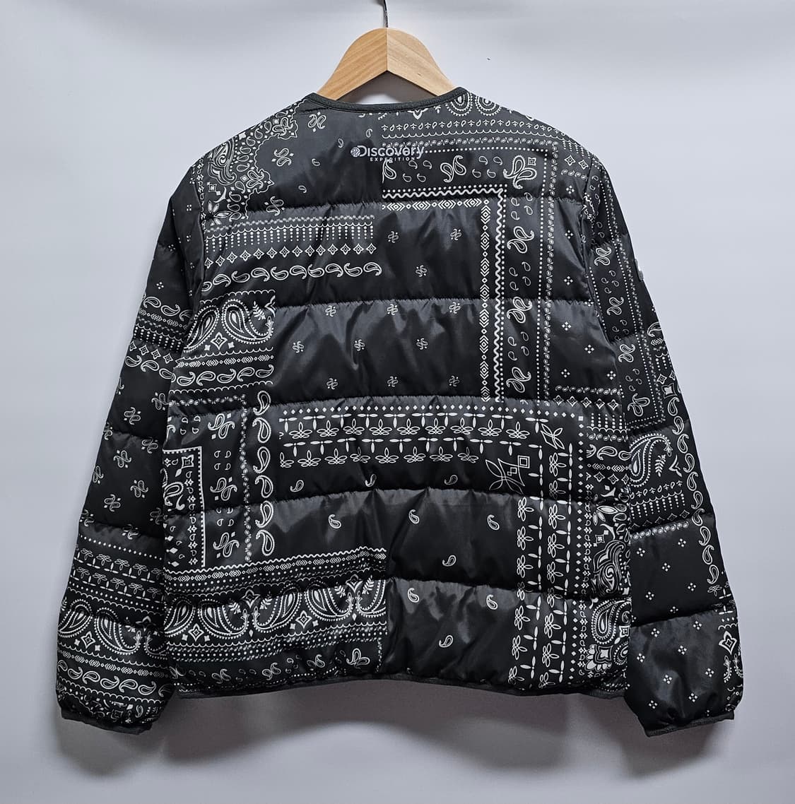 디스커버리 여성 페이즐리 구스다운 경량패딩 95 상품이미지2