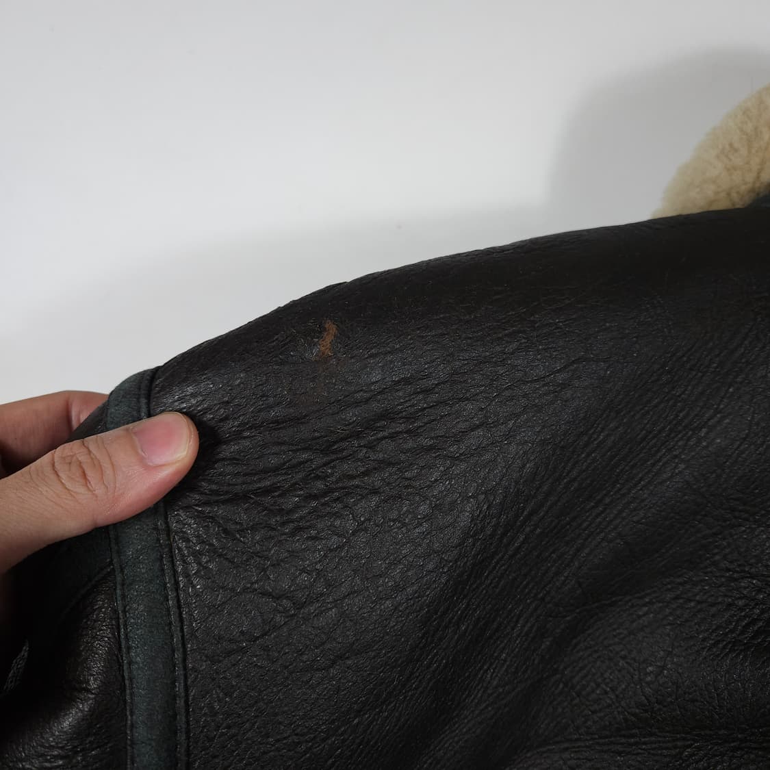 스투시 B-3 무스탕 상품이미지7