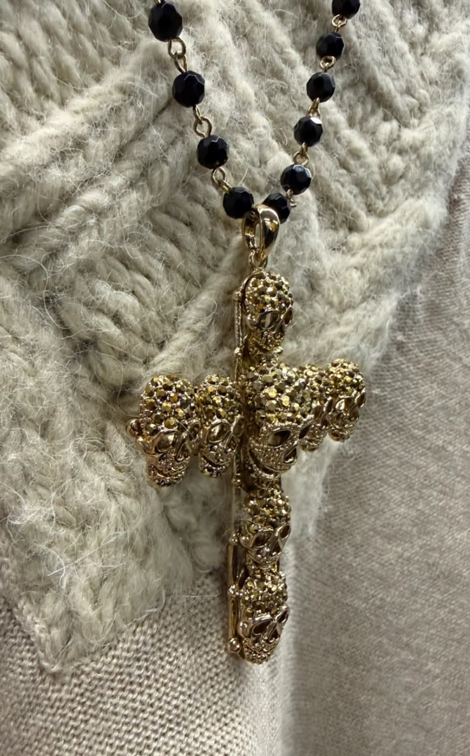 Butler&wilson 스컬 십자 목걸이 골드 상품이미지3