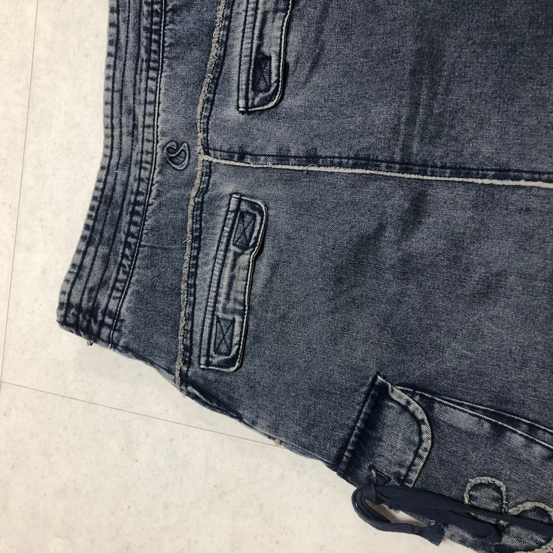 Suu (현 코이세이오) 플라워 포켓 미디 스커트 상품이미지4