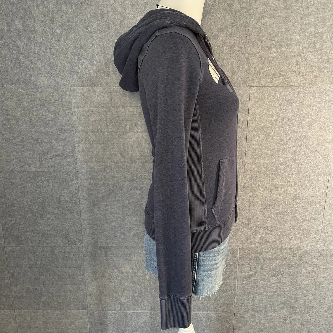  아베크롬비 앤 피치 Y2K 빈티지 슬림핏 후드 집업 상품이미지4