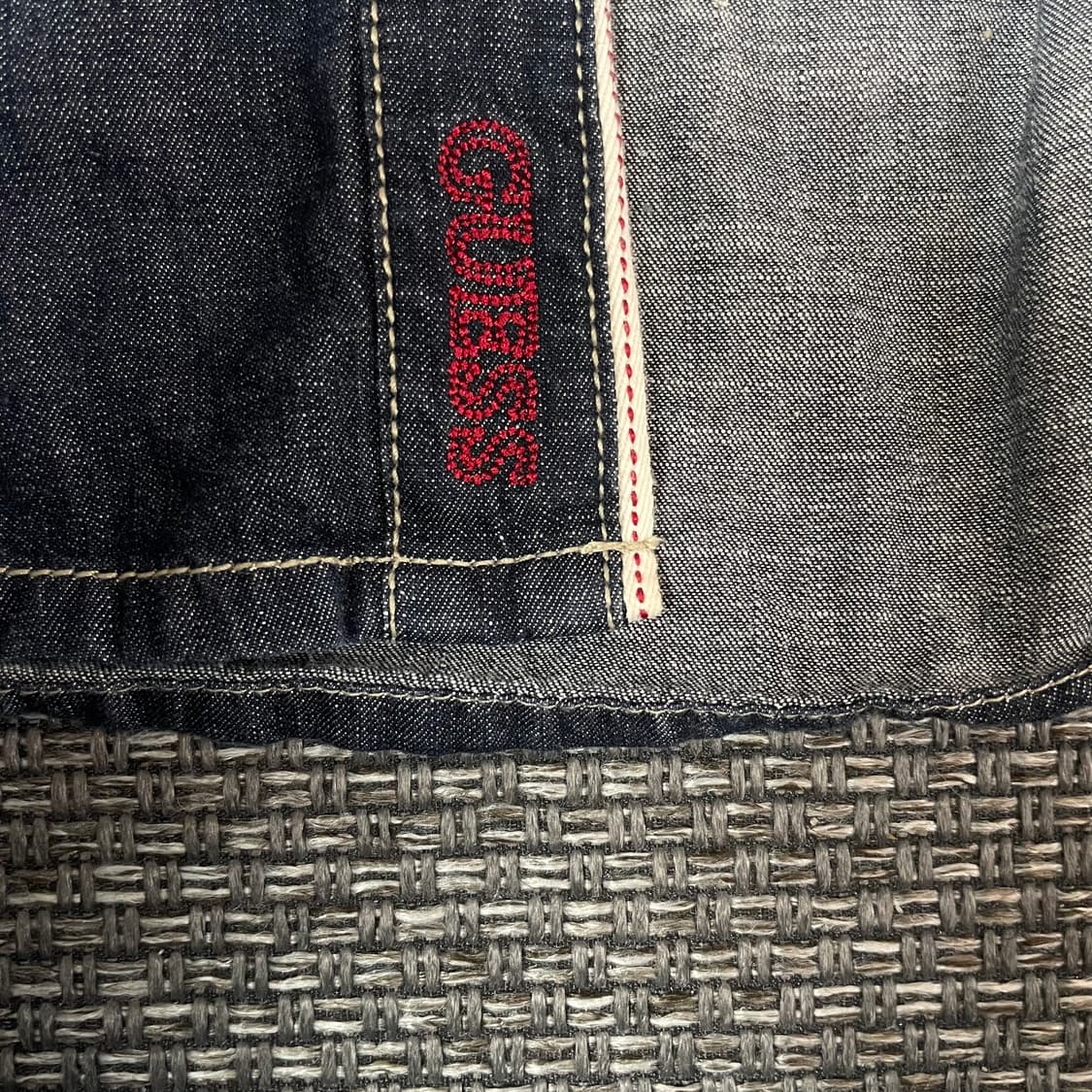 게스 레드 자수 투포켓 데님 셔츠 M 상품이미지5