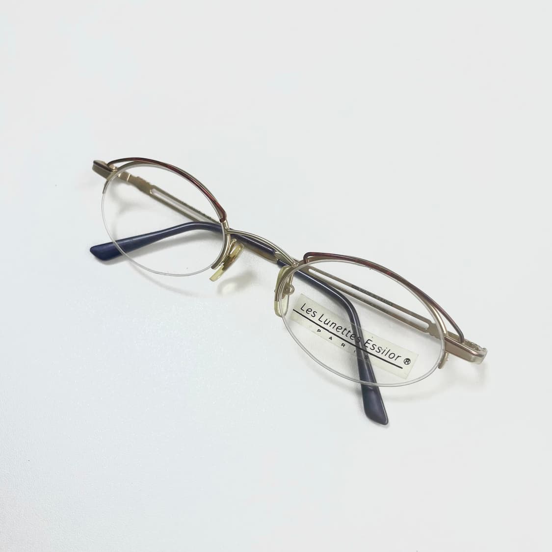 Essilor 프랑스의 하우스브랜드 에실로 사의 빈티지 반무테 안경 상품이미지1