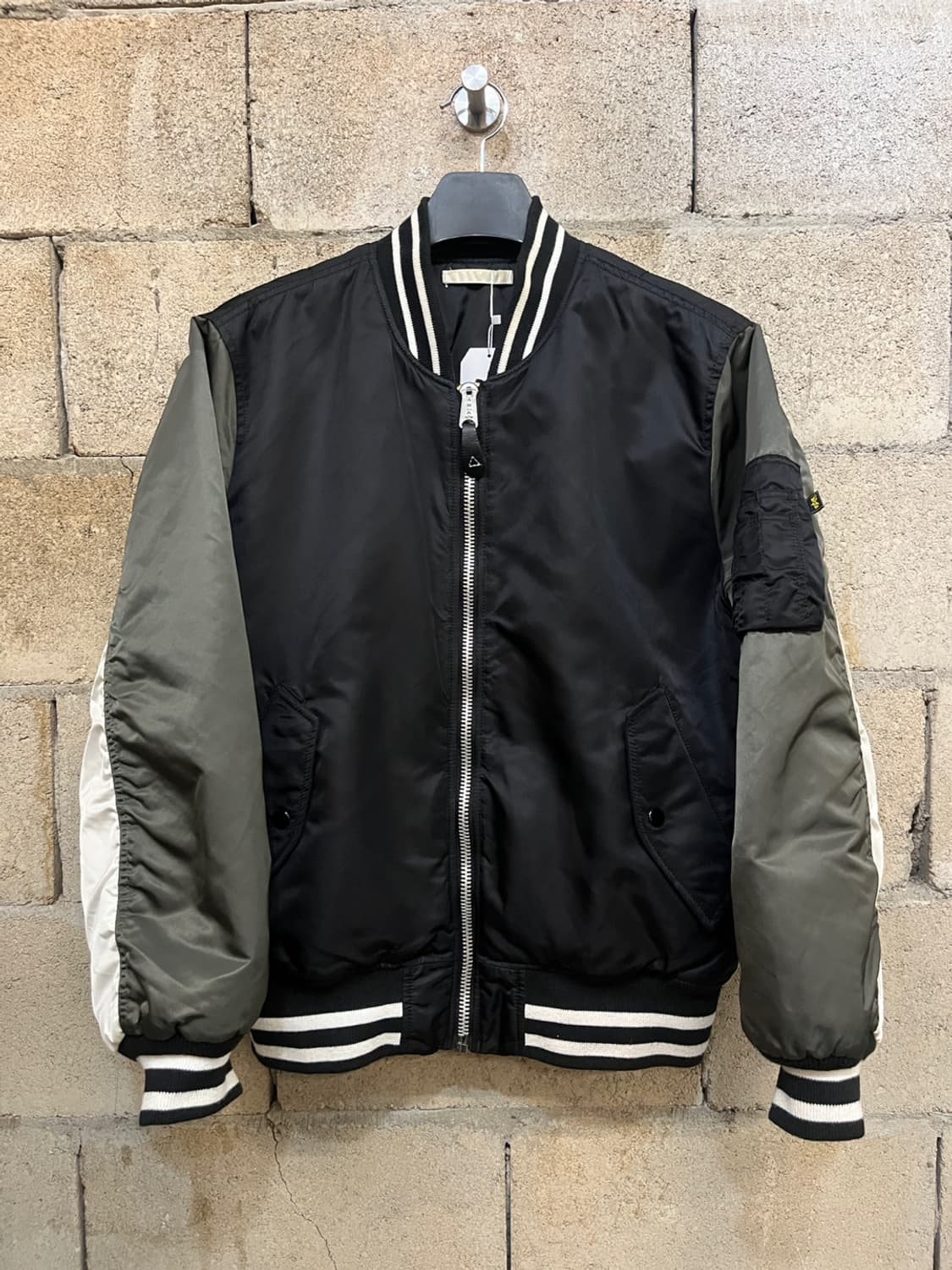 알파 인더스트리 리버시블 MA-1 자켓 상품이미지1