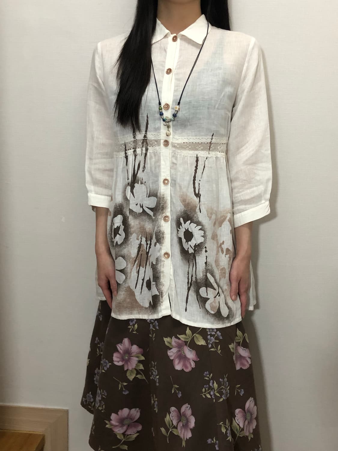 빈티지 화이트 오리엔탈 플라워 블라우스 상품이미지1