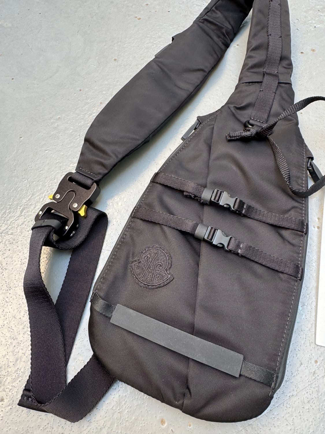 알릭스 x 몽클레어 지니어스 크로스보디백 몽클레르 ALYX x MONCL 상품이미지5