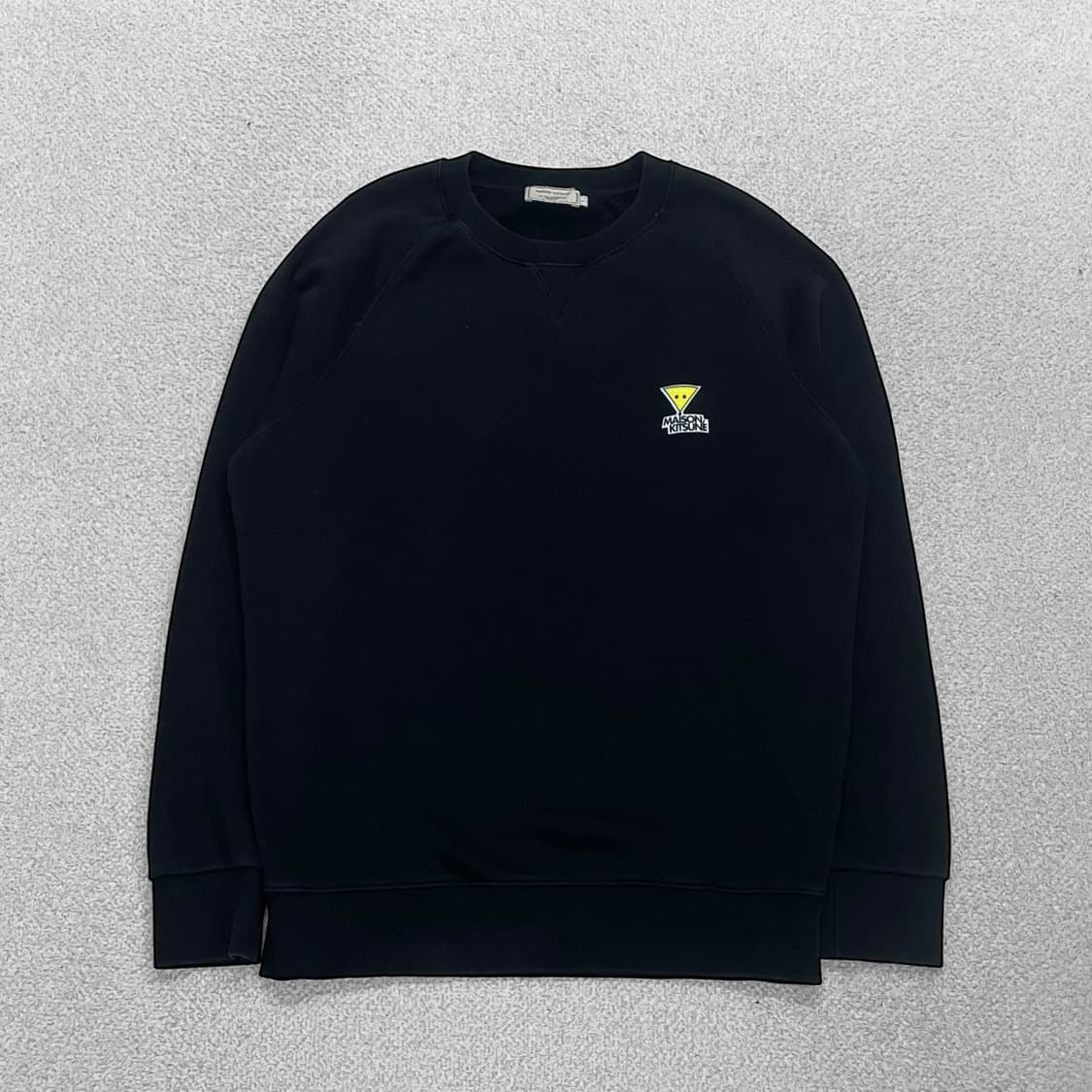 메종키츠네 트라이앵글 폭스 패치 맨투맨 블랙 상품이미지1