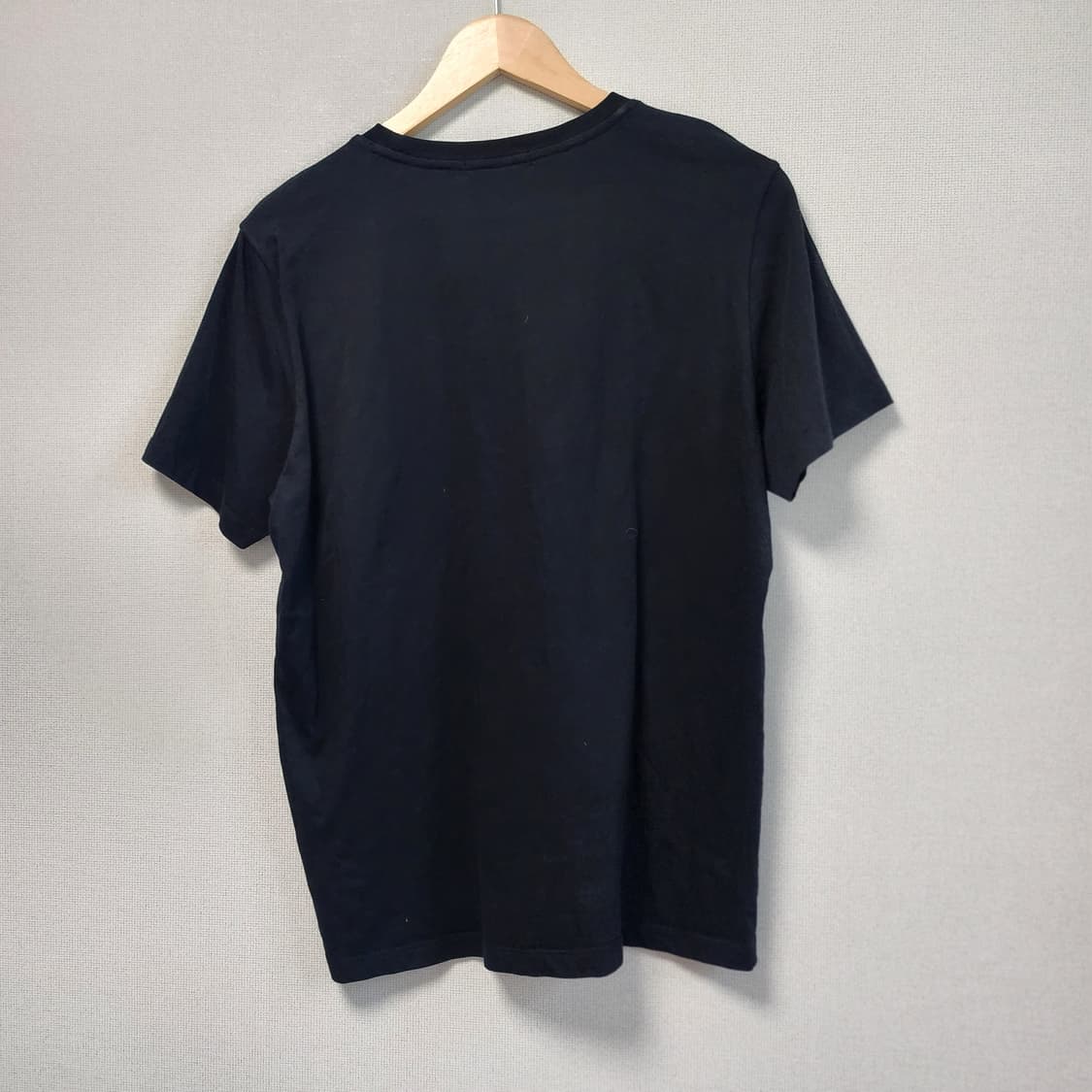 [90] 게스 삼각 로고 블랙 반팔 티셔츠 상품이미지2