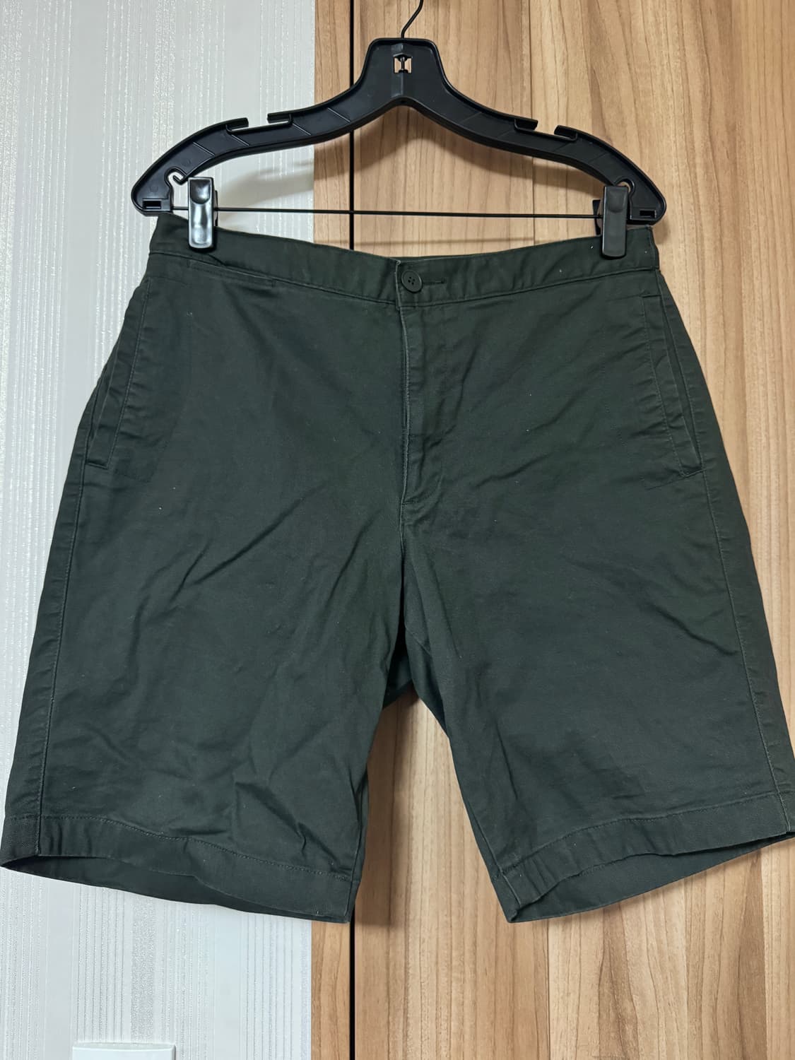 유니클로 토마스 마이어 콜라보 반바지 카키 상품이미지1