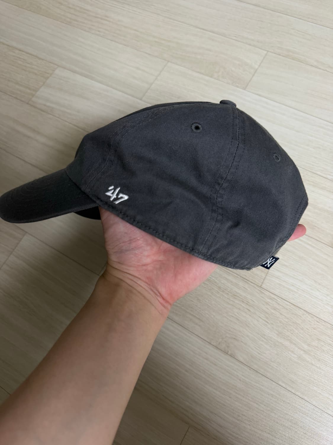 47브랜드 로고 뉴욕양키스 클린업 볼캡 차콜 상품이미지2