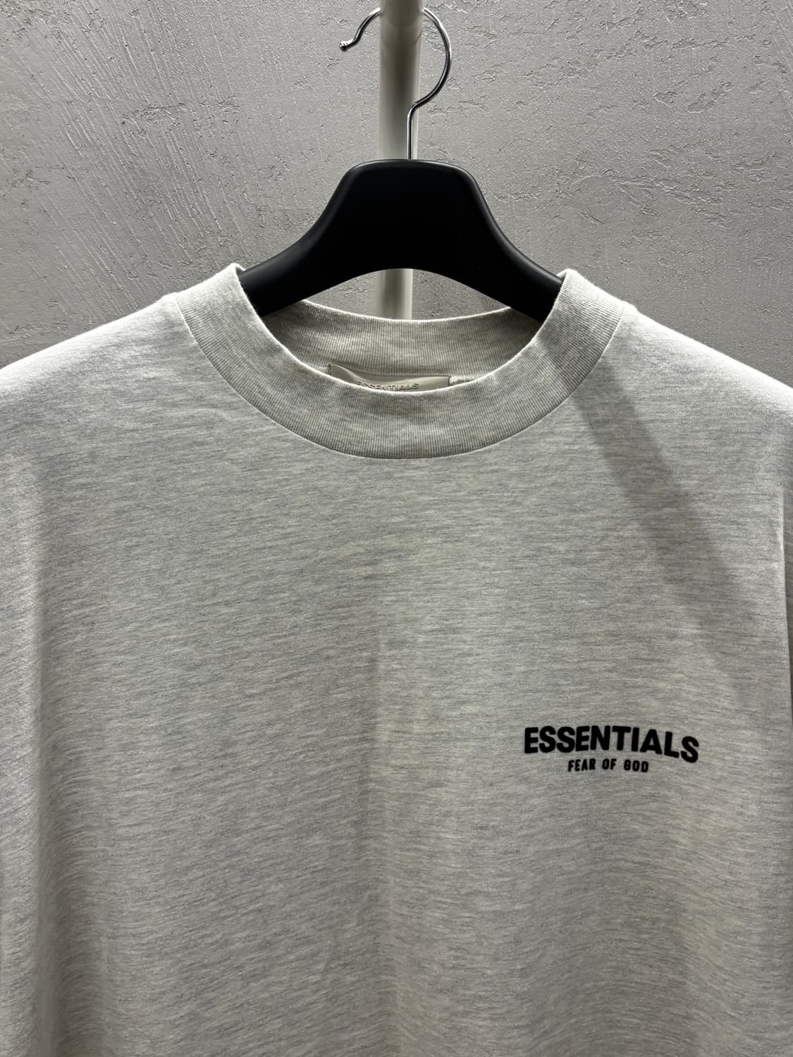 에센셜 Fear Of God 반팔티 그레이 L 상품이미지3