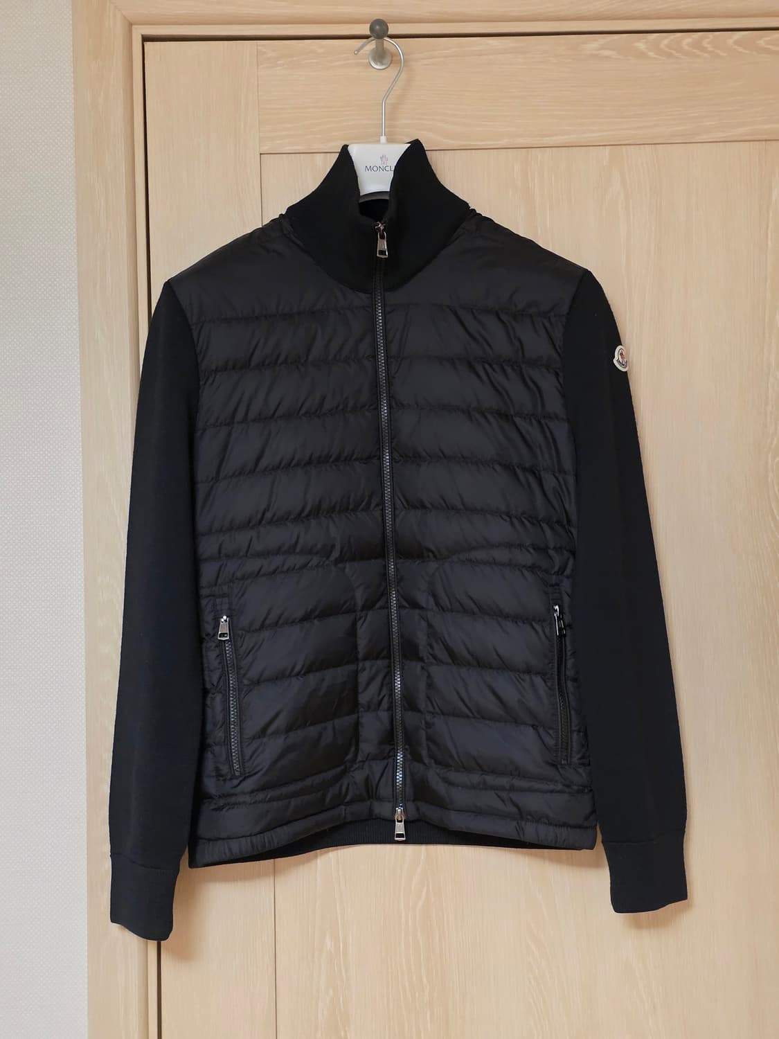 25FW 몽클레어 니트 김현우 패딩 블랙 M사이즈 상품이미지1