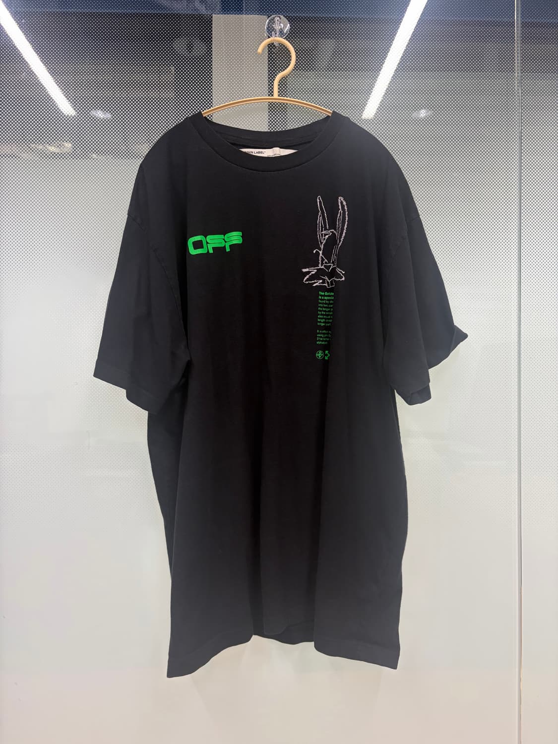 오프화이트 반팔티 블랙 상품이미지1