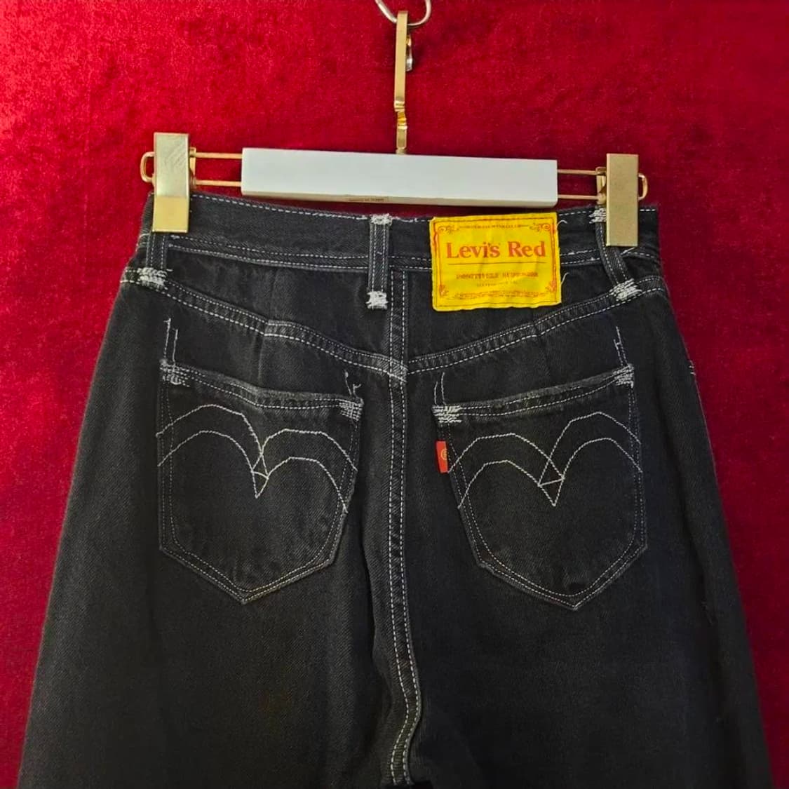 리바이스(Levis) 레드탭 슬림 일자 블랙 생지 데님 팬츠 상품이미지3