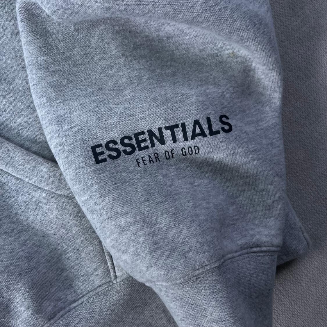 105 피오갓 에센셜 그레이 후드티 상품이미지5