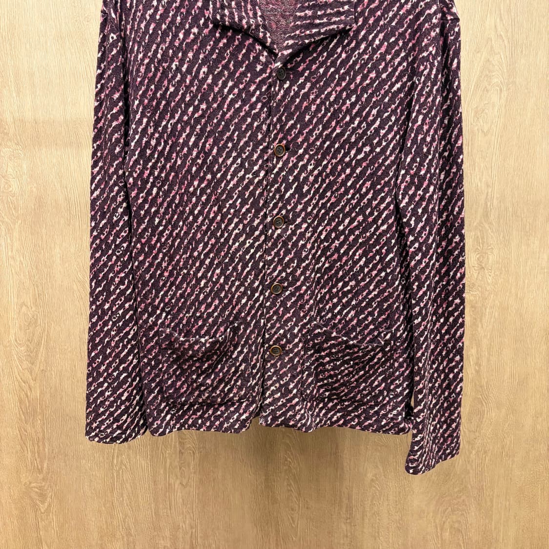 이세이미야케 플랜테이션 울 블렌드 니트 자켓 사선 패턴 디테일 버건디 상품이미지5