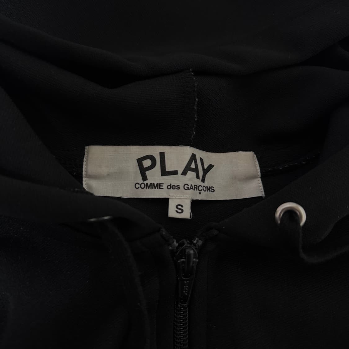 꼼데가르송 레드 와펜 후드집업 블랙 S 상품이미지3
