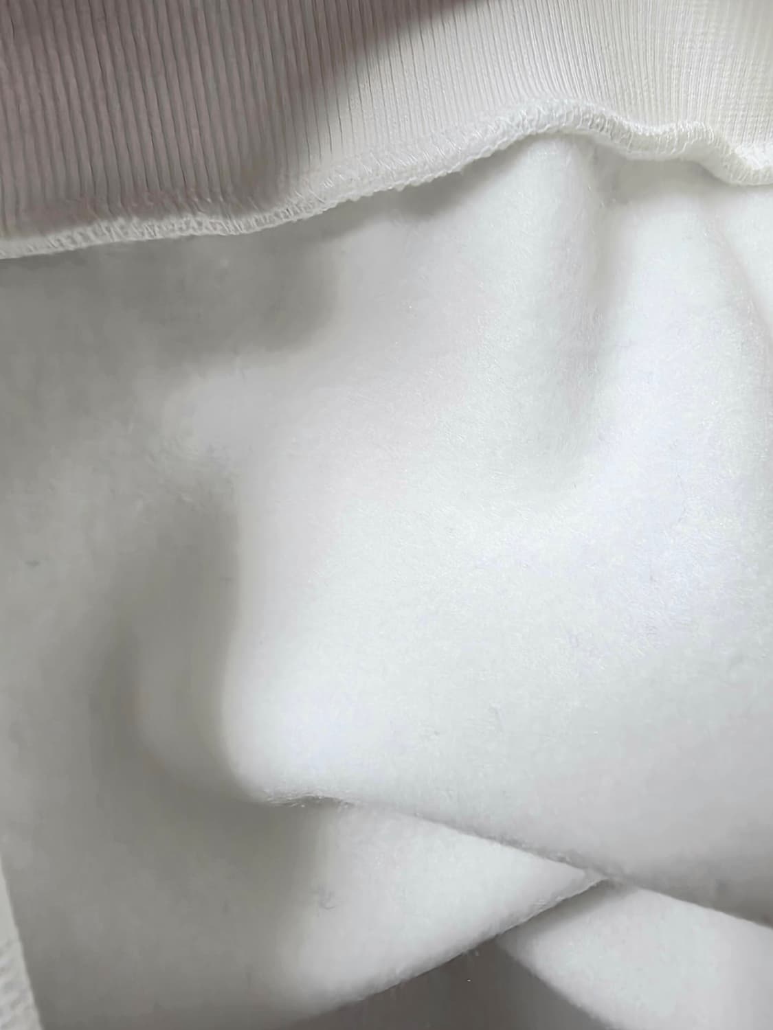 알로 화이트 기모 맨투맨 상품이미지2