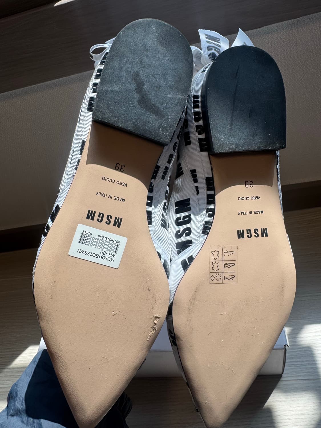 [정품] MSGM(엠에스지엠) 이탈리아 가죽 체크 펌프스 (39사이즈/새 상품이미지7