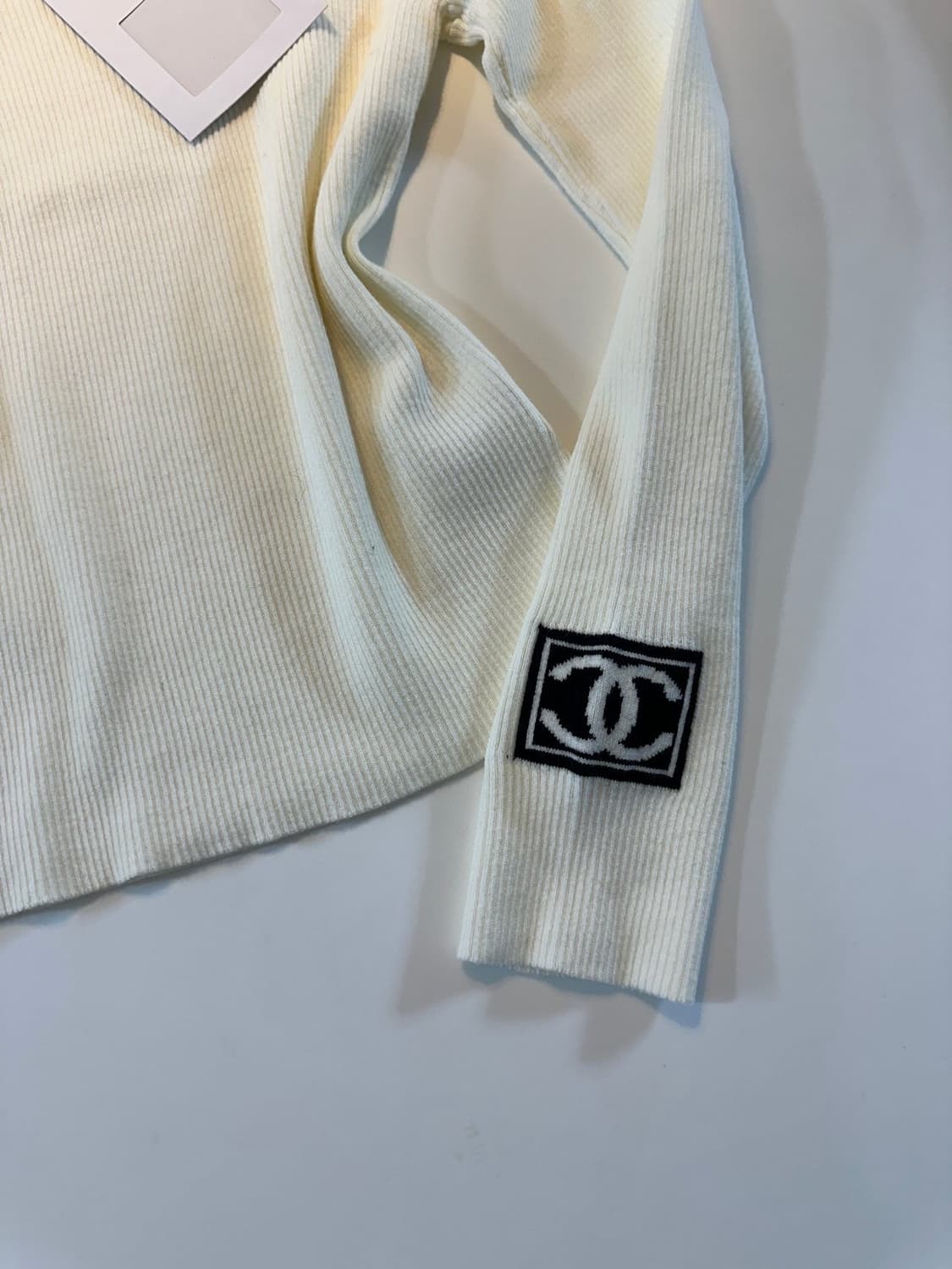 (새상품)샤넬니트 상품이미지3